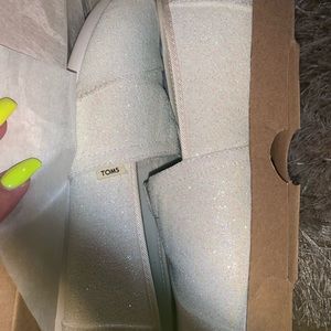 White glitter TOMS NIB